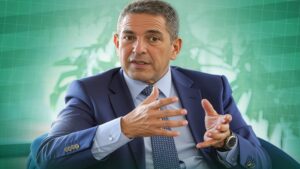 والي جهة سوس ماسة: التشجيع الرياضي ركيزة للتنمية والاستعداد للمنافسات الدولية 10 والي جهة سوس ماسة يلقي كلمته في افتتاح المناظرة الجهوية حول التشجيع الرياضي