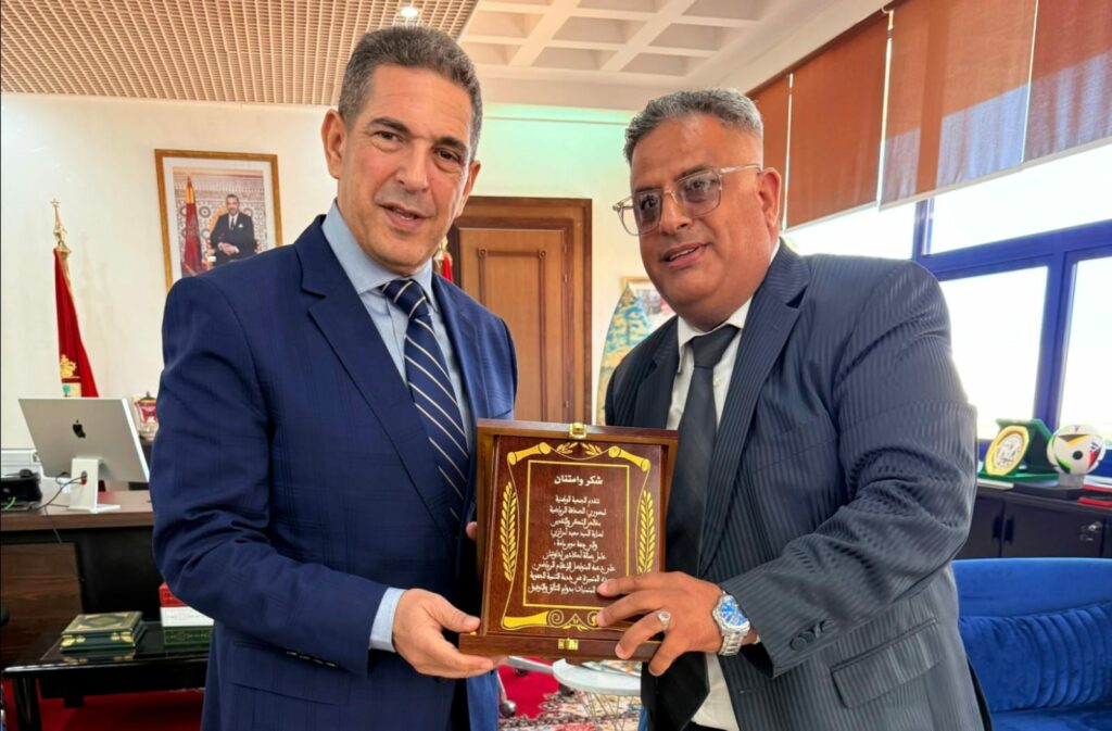 والي جهة سوس ماسة يستقبل وفد الجمعية الوطنية لمصوري الصحافة الرياضية ويشيد بدور الإعلام في إنجاح التظاهرات الكبرى. 5 3f74c5f6 15a5 43d2 8cdc ee3cccd0d289