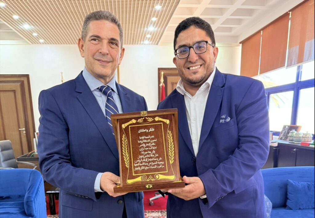 والي جهة سوس ماسة يستقبل وفد الجمعية الوطنية لمصوري الصحافة الرياضية ويشيد بدور الإعلام في إنجاح التظاهرات الكبرى. 4 5dd60ae1 df81 4d1f a160 07ee34ec2a13