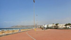 حملة ليلية تُسفر عن مصادرة مكبرات الصوت من مطاعم كورنيش أكادير 9 Agadir