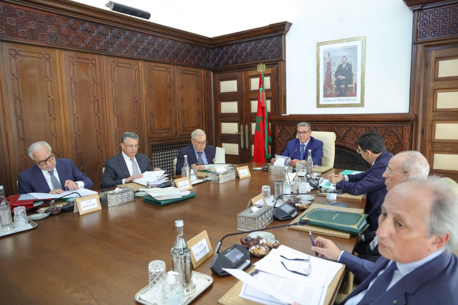 أخنوش يترأس مجلس الحكومة ويصادق على قوانين جديدة تهم العدالة وذوي الإعاقة وجودة المنتجات واتفاق دفاعي مع أذربيجان