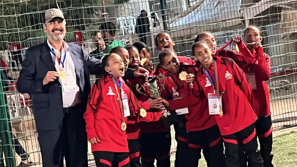 بطلات طاطا يتوجن بذهبية المغرب: إنجاز تاريخي لمدرسة أديس 3 Groupe des ecoles de football dAddis 7