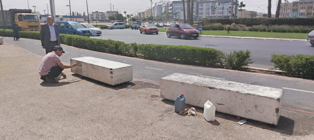 حملة "أيادي أكادير": أبناء المدينة ينتفضون لتنظيف الفضاءات العامة ويستنكرون التخريب (+ صور) 11 Mains dAgadir 6