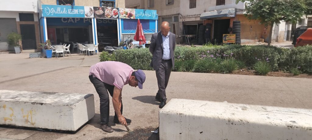 حملة "أيادي أكادير": أبناء المدينة ينتفضون لتنظيف الفضاءات العامة ويستنكرون التخريب (+ صور) 13 Mains dAgadir 8