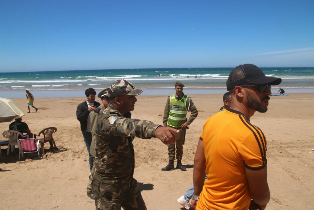 أكادير و بالصور : حملة مكثفة لتحرير شواطئ أورير من الاستغلال غير القانوني 7 Plages dOurir 16