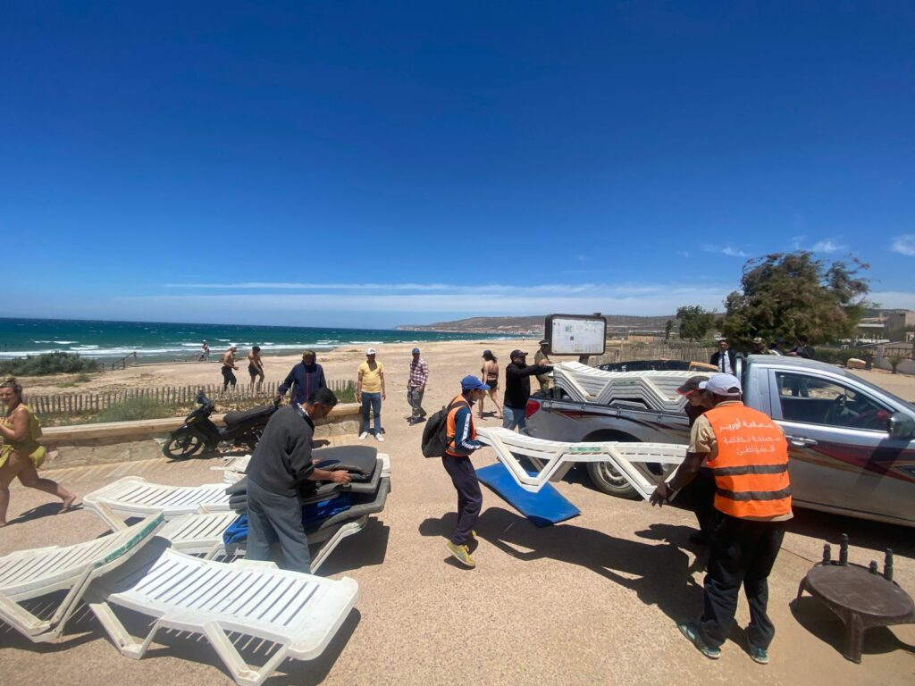 أكادير و بالصور : حملة مكثفة لتحرير شواطئ أورير من الاستغلال غير القانوني 19 Plages dOurir 4