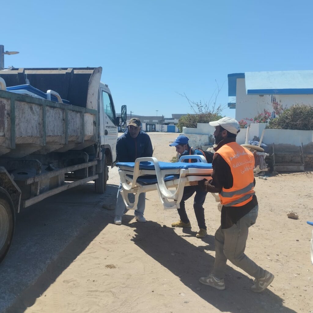 أكادير و بالصور : حملة مكثفة لتحرير شواطئ أورير من الاستغلال غير القانوني 16 Plages dOurir 7