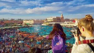 نائـب برلماني يطالب بمراقبة المنصات الدولية للترويج السياحي لحماية الاقتصاد الوطني. 8 Touristes marrakech
