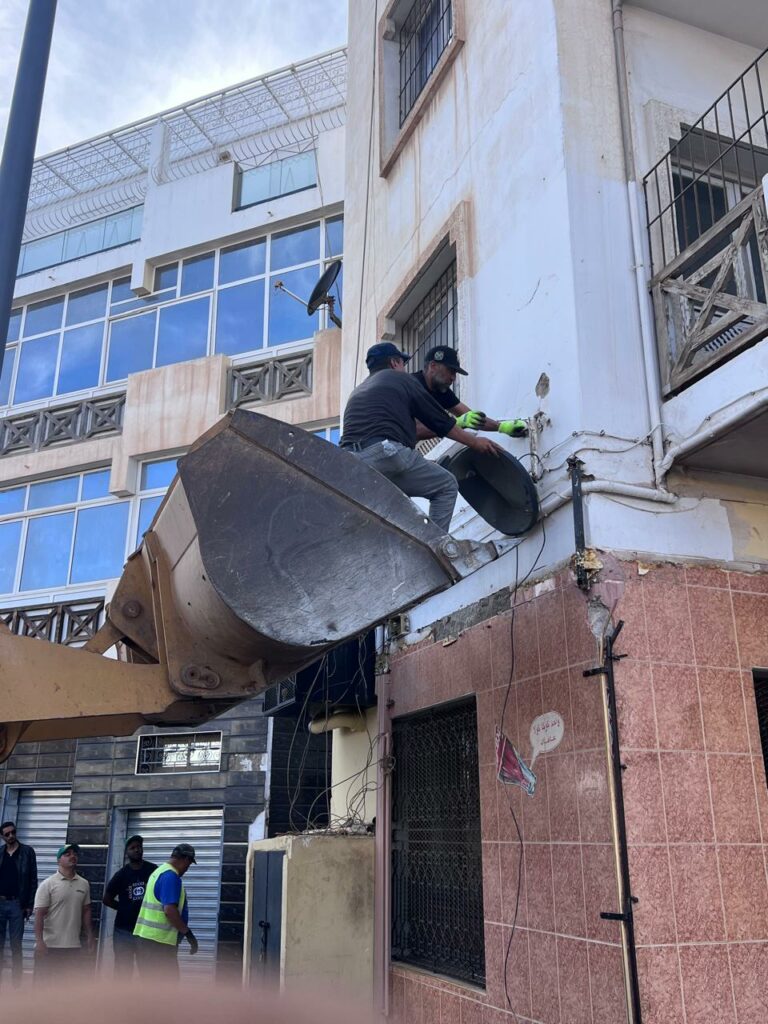 قائدة تقود معركة استعادة شوارع أكادير: حملة كبرى لتحرير الملك العمومي (+فيديو و صور) 2 WhatsApp Image 2025 05 08 at 23.30.47