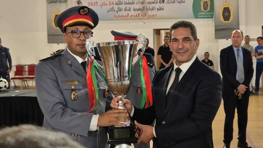 الدرك الملكي بأكادير ينظم دوريا في كرة القدم المصغرة تخليدا للذكرى 69 لتأسيس القوات المسلحة الملكية. (+ صور وفيديو) 4 WhatsApp Image 2025 05 14 at 23.28.11