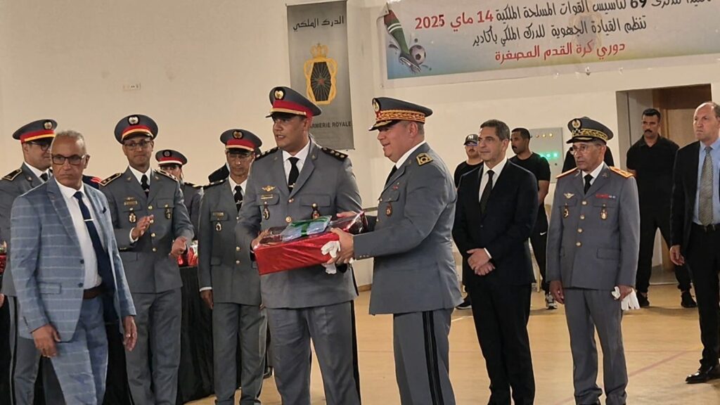 الدرك الملكي بأكادير ينظم دوريا في كرة القدم المصغرة تخليدا للذكرى 69 لتأسيس القوات المسلحة الملكية. (+ صور وفيديو) 13 WhatsApp Image 2025 05 14 at 23.28.13 2