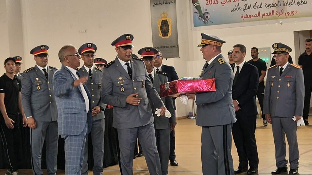 الدرك الملكي بأكادير ينظم دوريا في كرة القدم المصغرة تخليدا للذكرى 69 لتأسيس القوات المسلحة الملكية. (+ صور وفيديو) 17 WhatsApp Image 2025 05 14 at 23.28.13 6