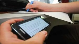 توقيف شاب بالحسيمة بسبب تسريب أجوبة البكالوريا عبر واتساب مقابل المال 9 bac 1