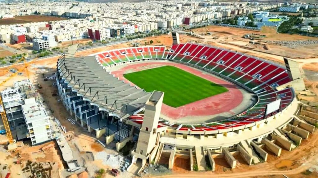 فضيحة ملعب فاس: الجماهير المغربية تُحرم من المباراة رغم التذاكر – صدمة للكرة الوطنية