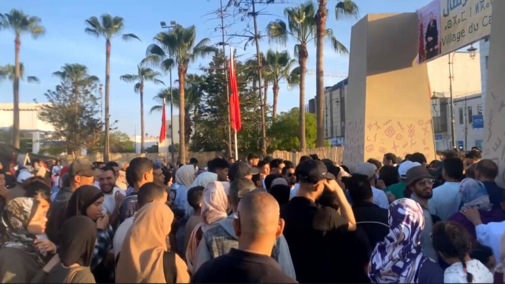 افتتاح كارثي لقرية كرنفال بوجلود بإنزكان: فوضى عارمة وسوء تنظيم يثيران الاستياء.