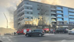 حريق مهول يلتهم مقهى راقيا بأكادير أياما بعد افتتاحه 10 7778