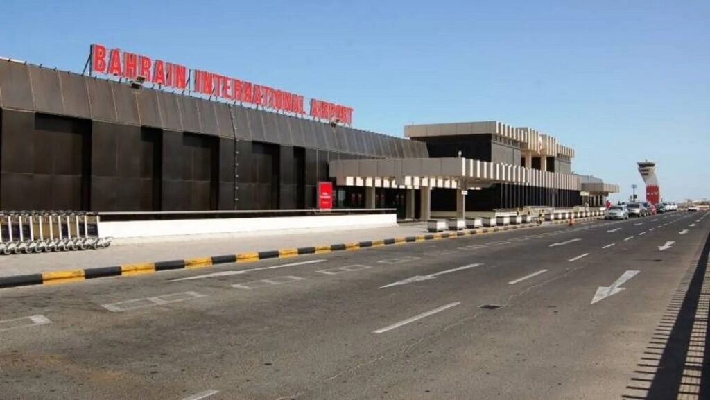 البحرين تعلق حركة الملاحة الجوية مؤقتًا بسبب تصاعد التوترات الإقليمية
