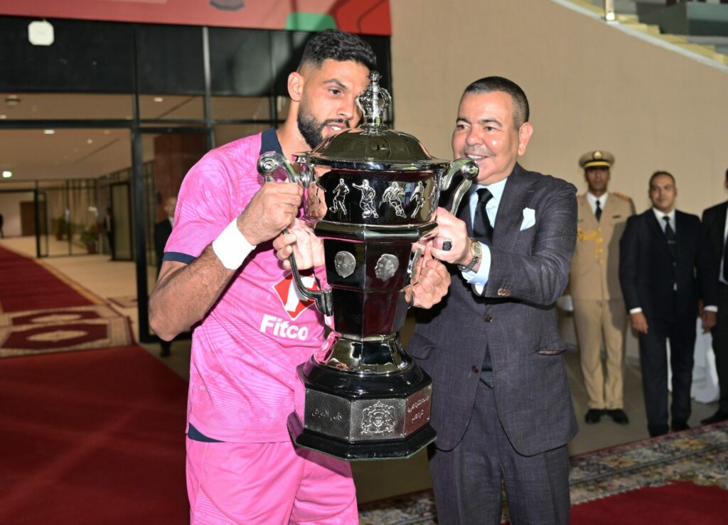 الأمير مولاي رشيد يترأس نهائي كأس العرش ويسلم الكؤوس للفائزين في أصناف الرجال والنساء والقاعة
