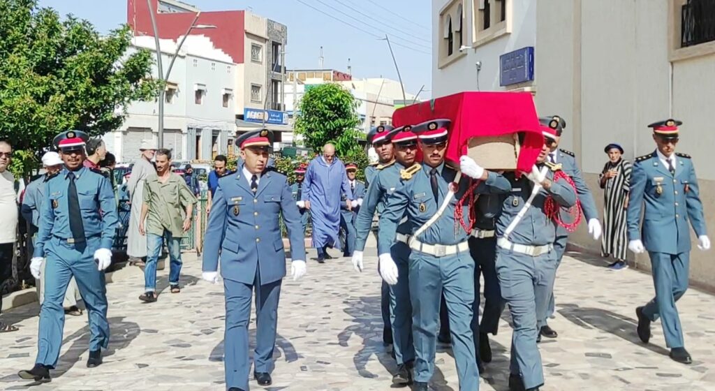 شيّعت أكادير جنازة مهيبة للدركي محمد غياني.. قلوب دامعة ودّعت شهيد الواجب 3 Des funerailles solennelles pour le gendarme Mohamed Ghiani 10