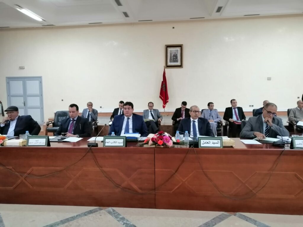 المجلس الإقليمي لاشتوكة أيت باها: تعزيز البنية التحتية والقطاعات الإجتماعية بحضور عامل الإقليم