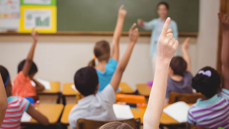 استمرار الدراسة خلال شهر يونيو يقسم الأساتذة وأولياء الأمور