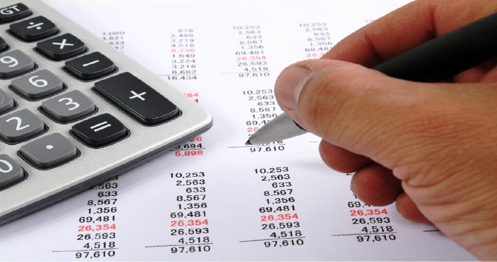 تلاعبات جمركية تكبد خزينة الدولة خسائر بـ90 مليون درهم، وتحقيقات معمقة تطال شركات متورطة