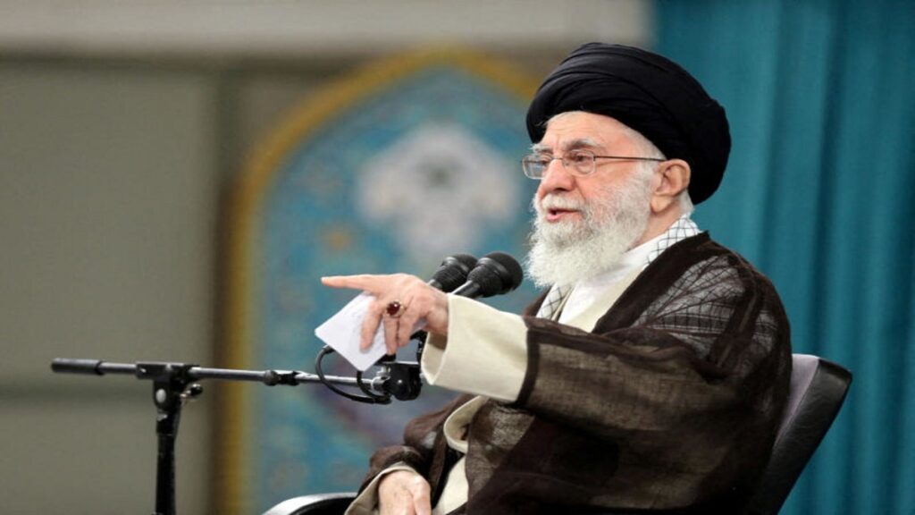 خامنئي يعلن انطلاق المعركة باسم “ذو الفقار”.. وترامب: نعرف مكانه ولن نغتاله الآن