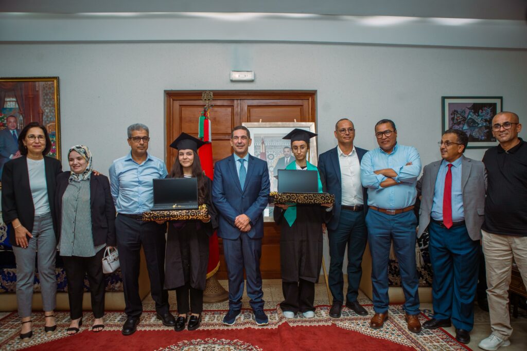سوس ماسة تكرم نوابغ الباكالوريا: أمزازي يراهن على النبوغ لتأهيل مغرب المستقبل 2 Le Wali de la region Souss Massa honore les eleves meritants aux epreuves du baccalaureat 1