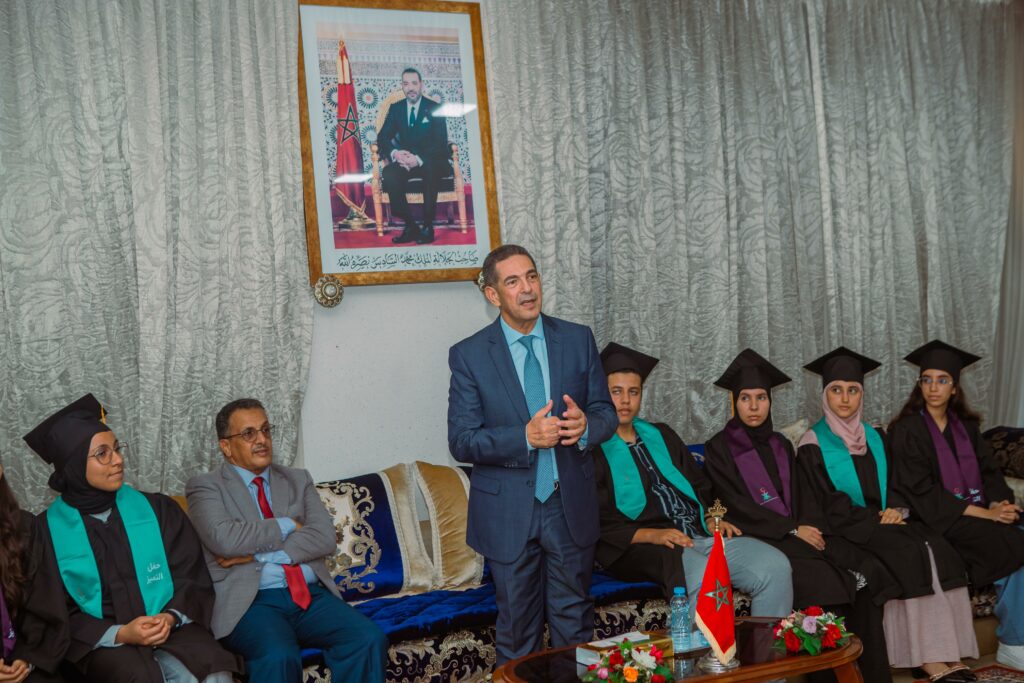 سوس ماسة تكرم نوابغ الباكالوريا: أمزازي يراهن على النبوغ لتأهيل مغرب المستقبل 1 Le Wali de la region Souss Massa honore les eleves meritants aux epreuves du baccalaureat 2