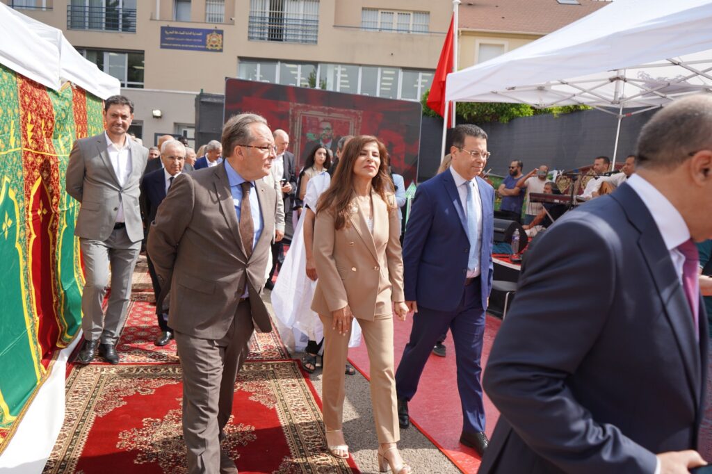 افتتاح قنصلية مغربية جديدة في مونت لا جولي بفرنسا لتقريب الخدمات من 150 ألف مغربي (+ صور و فيديو) 5 Ouverture dun consulat marocain 2