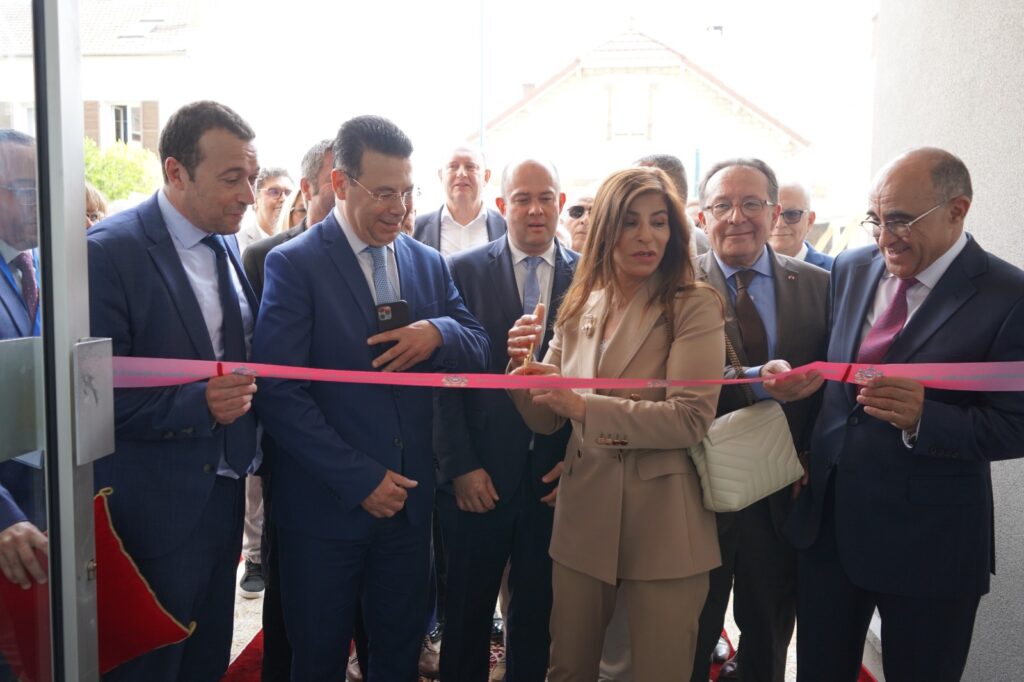 افتتاح قنصلية مغربية جديدة في مونت لا جولي بفرنسا لتقريب الخدمات من 150 ألف مغربي (+ صور و فيديو) 2 Ouverture dun consulat marocain 5