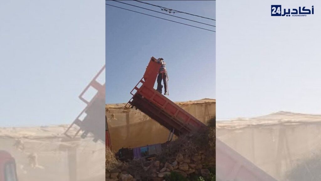 حرمان دواوير بيوكرى من خدمات الإنارة يدفع السكان إلى مخاطرة بأرواحهم لإصلاح الأعطاب