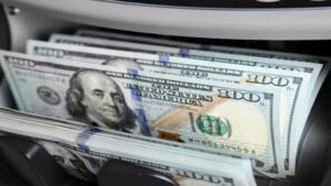الدولار يتراجع لأدنى مستوى في 6أسابيع .. تراجعات مقابل العملات 5 dolar