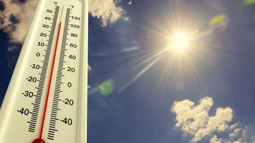 حرارة قياسية تضرب المغرب.. سيدي سليمان تتصدر بـ47.7 درجة وتراجع مرتقب الثلاثاء