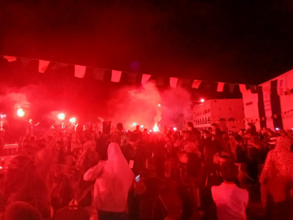+فيديوو صور :سيدي إفني تشهد عرسا رياضيا استثنائيا بهيجا احتفاء فريق المدينة الكروي. 1 sidi IFNI 13