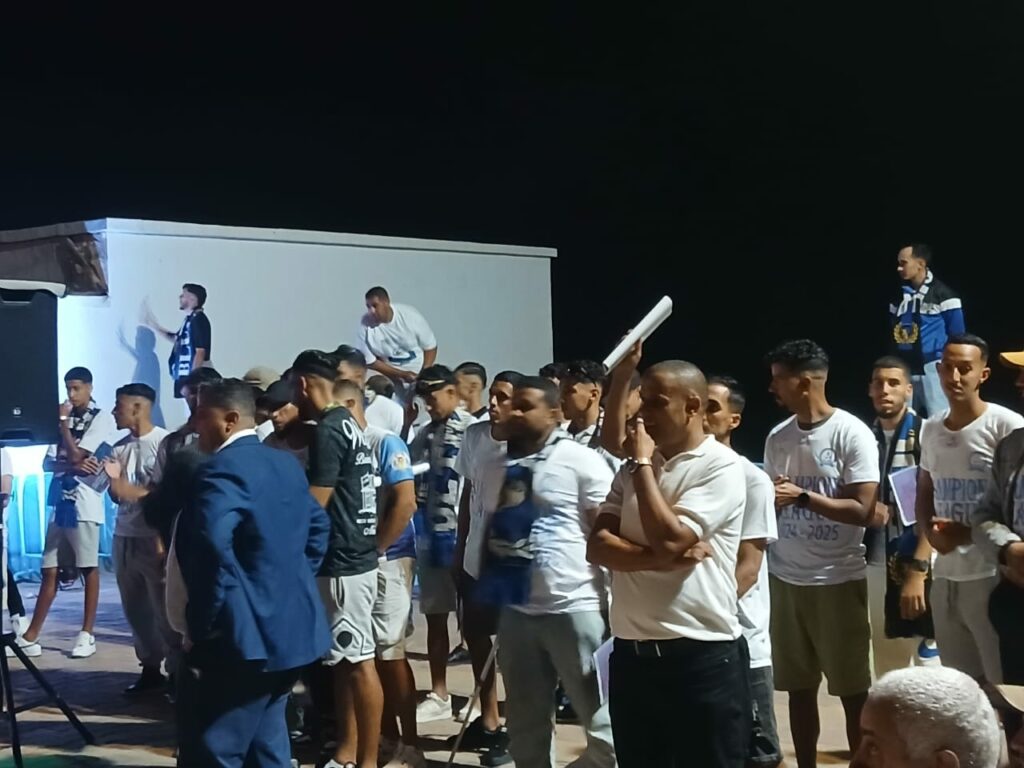 +فيديوو صور :سيدي إفني تشهد عرسا رياضيا استثنائيا بهيجا احتفاء فريق المدينة الكروي. 7 sidi IFNI 7