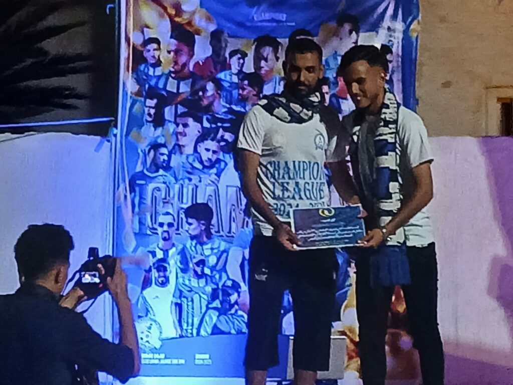 +فيديوو صور :سيدي إفني تشهد عرسا رياضيا استثنائيا بهيجا احتفاء فريق المدينة الكروي. 5 sidi IFNI 9