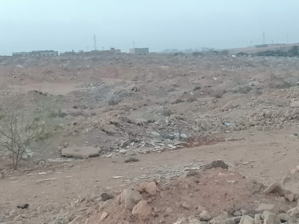 تحولت إلى مطرح عشوائي للنفايات.. تجزئة حما بتيزنيت على حافة كارثة بيئية (+ صور) 11 Decharge de dechets aleatoire 2