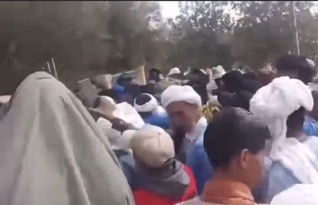 النقل السري بآيت باعمران: بين حق الساكنة في التنقل واستغلال المهنيين في مناخ من الترهيب