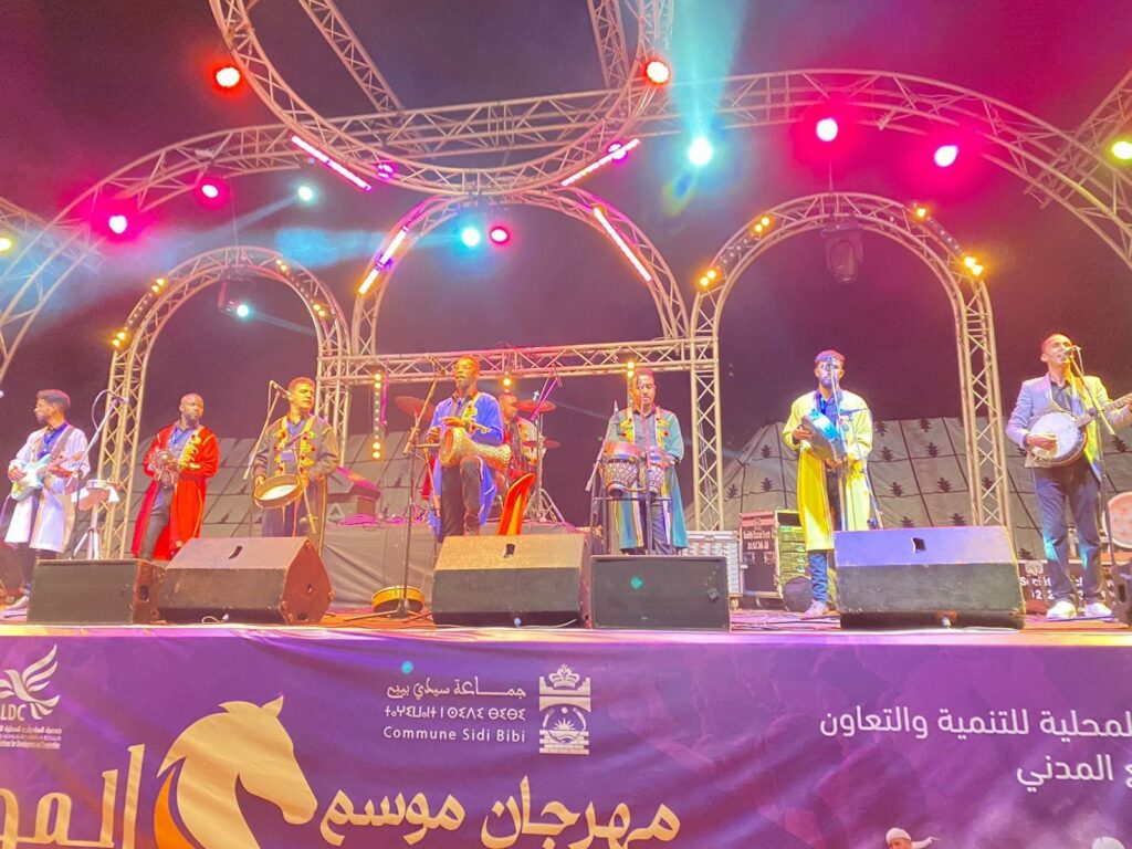 إلغاء مهرجان “ألموكار” بسيد بيبي لسنة 2025.. حين تنتصر الواقعية على البهرجة