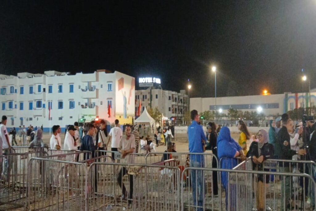 مهرجان سيدي افني يختتم السهرة الأولى على وقع الفراغ.والأمن الخاص في قفص الإتهام…
