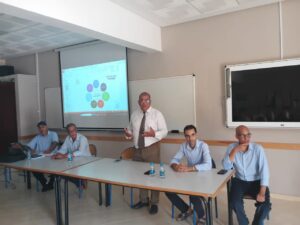 مديرية التعليم بتزنيت تنظّم لقاء تواصليا لفائدة الناجحين في الدورة الاستدراكية يوليوز 2025 تحت شعار: “التوجيه بعد الدورة الاستدراكية استمرارية الفرص”.