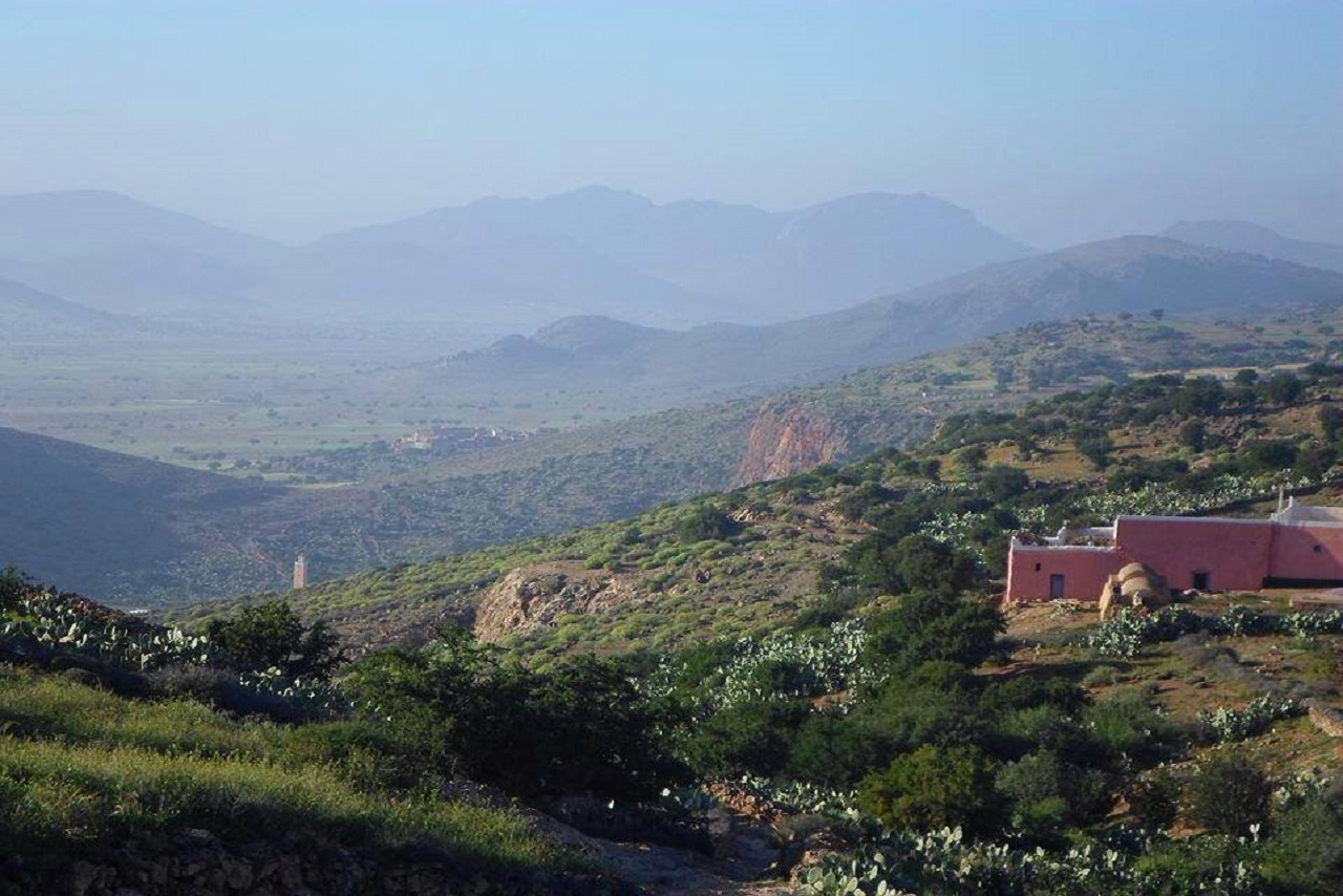 أزمة الماء في جبال سيدي إفني تتفاقم خلال الصيف، وسط مطالب بحلول عاجلة تقي السكان من العطش