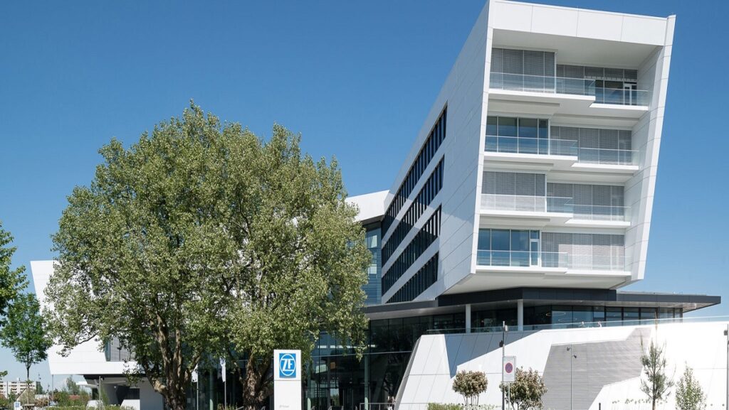 المجموعة الألمانية ZF Lifetec تفتتح أول مصنع لها في إفريقيا بالمغرب