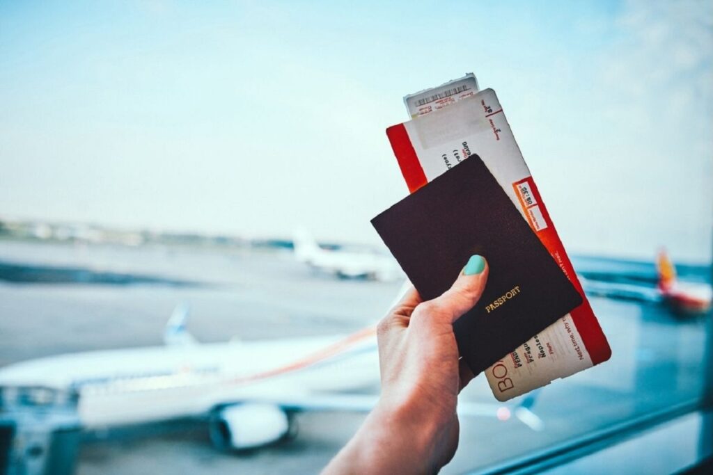 ارتفاع أسعار تذاكر الطيران إلى المغرب يثير غضب الجالية بإسبانيا