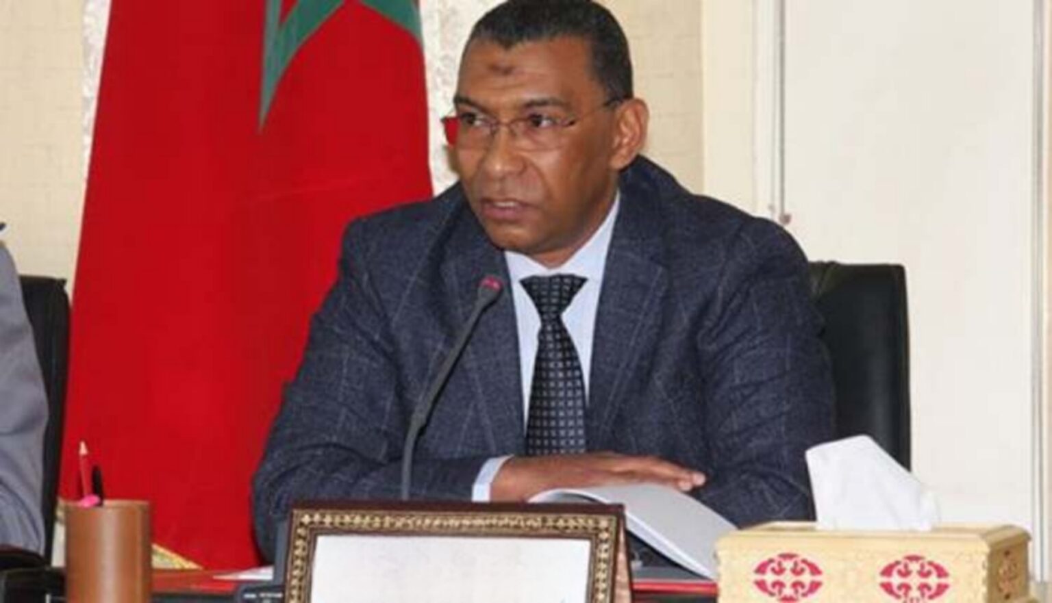 عامل سيدي إفني يقف على الشادة والفاذة بخرجات ميدانية بعيدا عن أي بروتوكول. فهل هي البداية لنفس جديد يحيي المدينة؟ عامل سيدي إفني يقف على الشادة والفاذة بخرجات ميدانية بعيدا عن أي بروتوكول. فهل هي البداية لنفس جديد يحيي المدينة؟