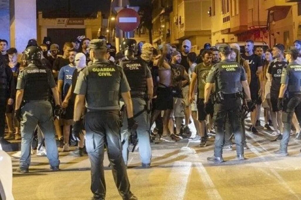 شكوى رسمية تجر زعيم حزب “فوكس” إلى القضاء بعد أحداث “مورسيا”