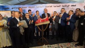 مهرجان تيميزار يفاجئ جمهوره ببلغة تقليدية مرصعة بـ2.3 كيلوغرام من الفضة والأحجار الكريمة
