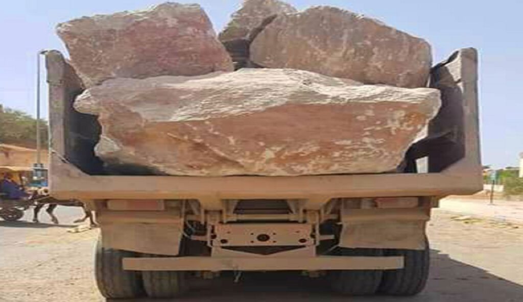 شاحنات مقالع الحجارة شمال أكادير… خطر يومي يهدد أرواح السكان ويدق ناقوس الخطر