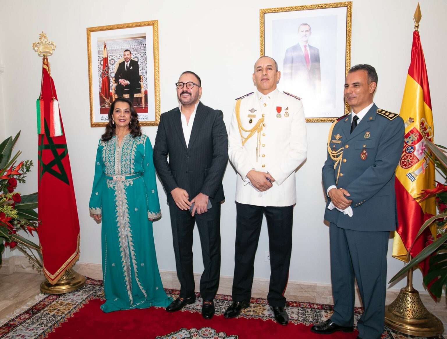 فنانون مغاربة يشاركون في احتفال بهيج بالسفارة المغربية في مدريد بمناسبة عيد العرش. فنانون مغاربة يشاركون في احتفال بهيج بالسفارة المغربية في مدريد بمناسبة عيد العرش.